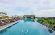 Swimming Pool 7 De Vins Sky Hotel Seminyak