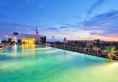 Kolam Renang De Vins Sky Hotel Seminyak