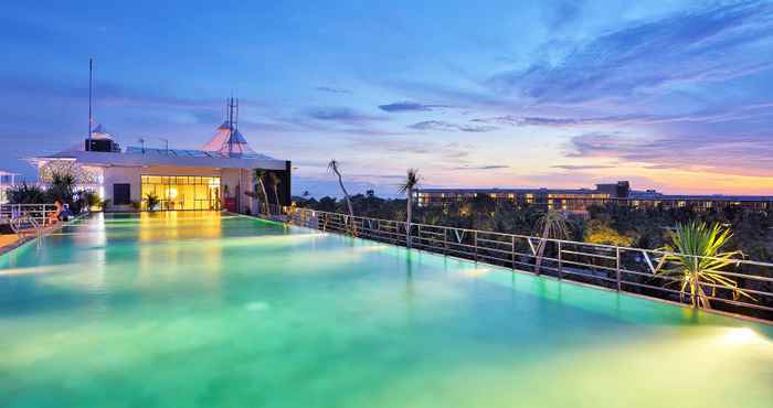 Swimming Pool De Vins Sky Hotel Seminyak