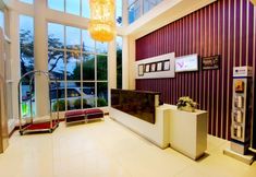 Lobby 7 Vio Hotel Surapati