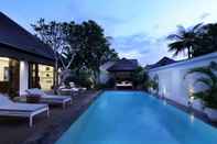 สระว่ายน้ำ Nunia Boutique Private Villa