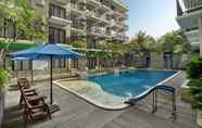 Swimming Pool 2 Rofa Kuta Hotel