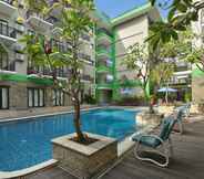 Swimming Pool 6 Rofa Kuta Hotel