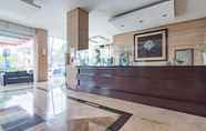 Lobby 4 Urbanview Hotel Newton Riau Bandung by RedDoorz