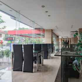 Urbanview Hotel Newton Riau Bandung by RedDoorz 7, Hotel BNI Syariah KCP Suropati Core