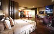 Kamar Tidur 3 FM7 Resort Hotel – Bandara Jakarta Airport