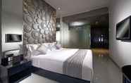 Bedroom 5 FM7 Resort Hotel – Bandara Jakarta Airport