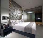 Bedroom 5 FM7 Resort Hotel – Bandara Jakarta Airport