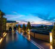 Bar, Cafe and Lounge 7 FM7 Resort Hotel – Bandara Jakarta Airport