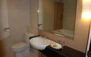 Toilet Kamar 2 Bintang Mulia Hotel