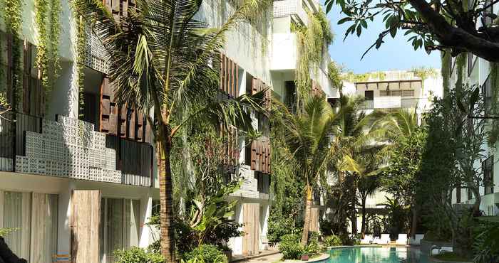 Swimming Pool The Akmani Legian 