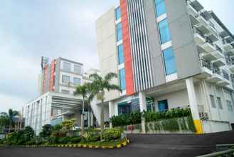 Luar Bangunan 4 V Hotel & Residence