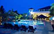 Kolam Renang 6 Patra Semarang Hotel & Convention