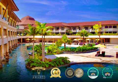 Swimming Pool The Singhasari Resort Batu