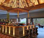 Bar, Cafe and Lounge 7 The Singhasari Resort Batu