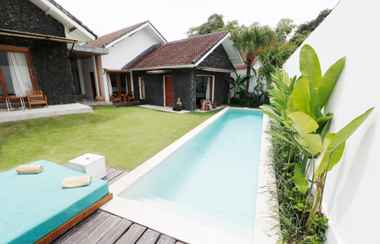 Kolam Renang 2 THE APARTMENTS CANGGU