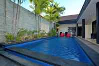 Swimming Pool Andari Legian Hotel