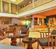 Lobi 2 J4 Hotels Legian