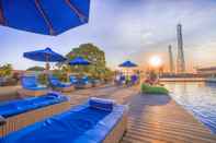 Kolam Renang J4 Hotels Legian