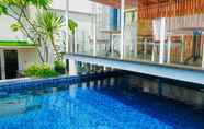 Swimming Pool 2 d'primahotel Mega Kuningan (Formerly GP Mega Kuningan)