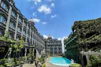 Swimming Pool GH Universal Hotel