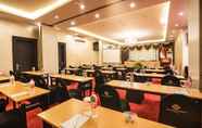 Dewan Majlis 7 Grand Darmo Suite by AMITHYA