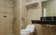 In-room Bathroom 4 Grand Hatika Hotel Belitung