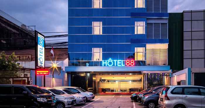 ภายนอกอาคาร Hotel 88 Mangga Besar 120 RS Husada By WH