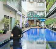 สระว่ายน้ำ 4 Ohana Hotel Kuta