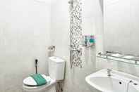 Toilet Kamar Twins Hotel