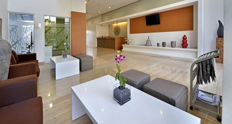 Lobby 2 Whiz Hotel Pemuda Semarang