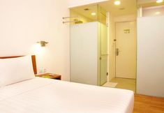 In-room Bathroom 7 Whiz Hotel Malioboro Yogyakarta