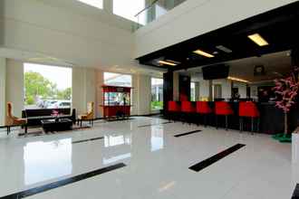 Lobi 4 The Sun Hotel Madiun