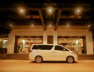 Lobby 2 The Hills Batam Hotel