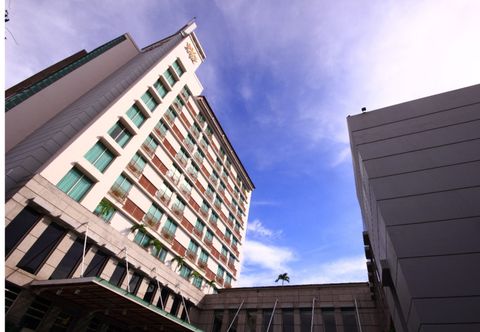 外観 Grand Surya Hotel Kediri