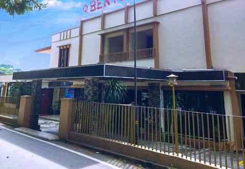 Bên ngoài Benteng Hotel Bukittinggi