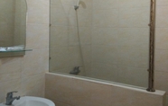 Toilet Kamar 4 Benteng Hotel Bukittinggi