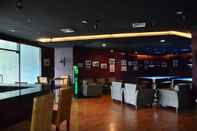 Bar, Cafe and Lounge Kyriad Bumiminang Hotel Padang