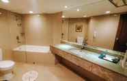 Toilet Kamar 3 Kyriad Bumiminang Hotel Padang