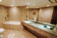 In-room Bathroom Kyriad Bumiminang Hotel Padang