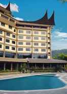 SWIMMING_POOL Kyriad Bumiminang Hotel Padang