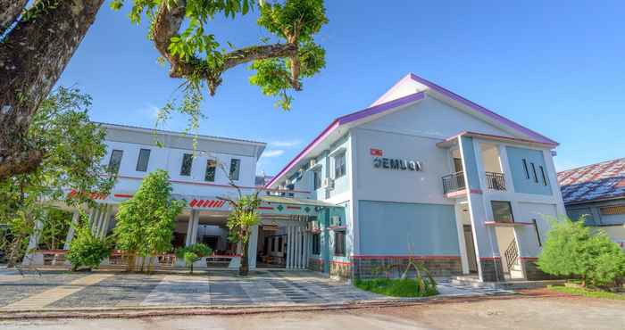 ภายนอกอาคาร Demuon Hotel