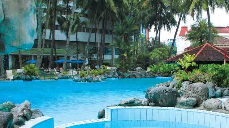 SWIMMING_POOL Danau Toba Hotel International