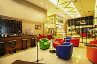 Quầy bar, cafe và phòng lounge Hotel Dafam Pekanbaru