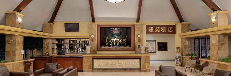Lobi Lotus Garden Hotel by Waringin Hospitality