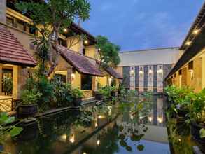 Luar Bangunan 4 Lotus Garden Hotel by Waringin Hospitality
