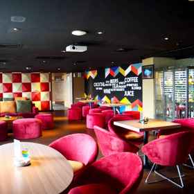 Bar, Cafe and Lounge 3 Crown Prince Hotel Surabaya managed by Midtown Indonesia Hotels, Manyar Center Culinary Hotels