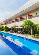 SWIMMING_POOL Kuta Station Hotel & Spa