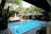 Swimming Pool Indah Palace Hotel