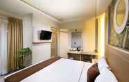 Kamar Tidur 4 Grand Rosela Hotel